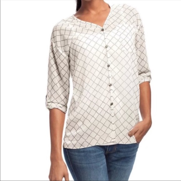 💛 SALE CAbi Tab Sleeve Sheer V Neck Button Down - Picture 2 of 6